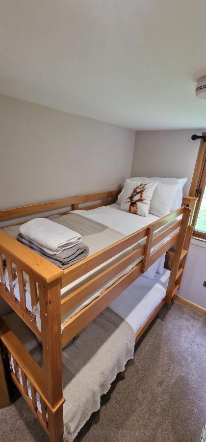 Bonnie Lodge-Lochside Location With Hot Tub Invergarry Exterior foto