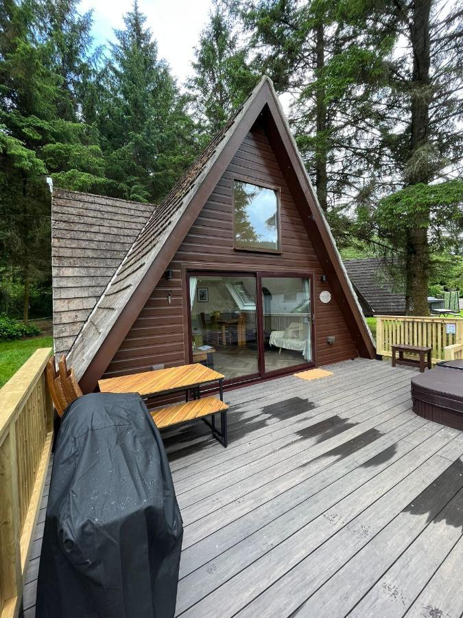 Bonnie Lodge-Lochside Location With Hot Tub Invergarry Exterior foto