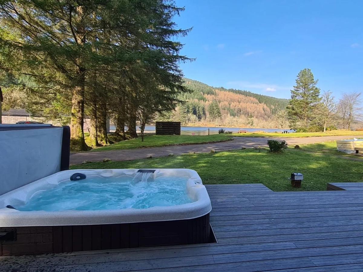 Bonnie Lodge-Lochside Location With Hot Tub Invergarry Exterior foto